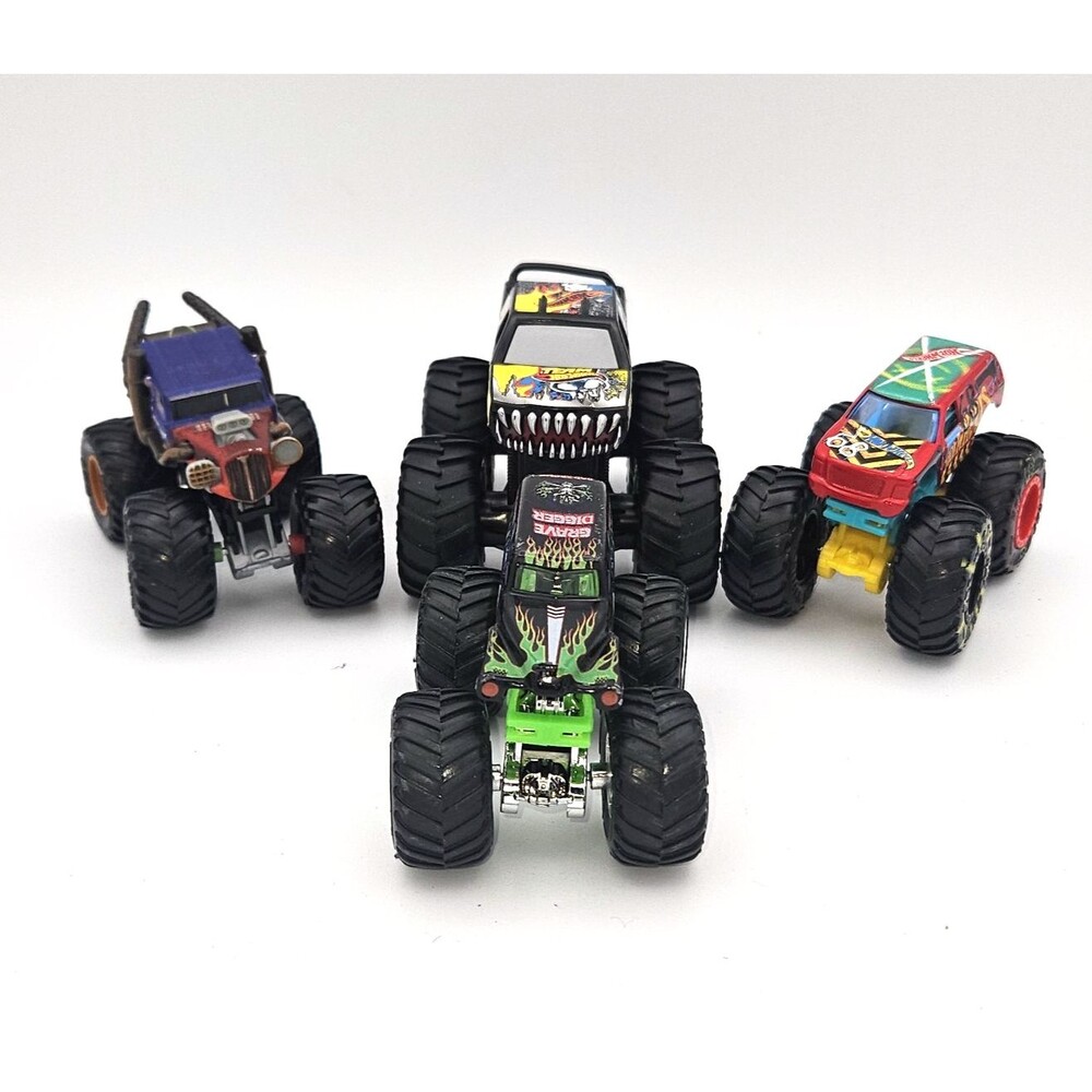 Hot Wheels Monster Jam Truck Lot Grave Digger Salvager 4x Diecast Trucks